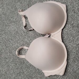 Victoria secret body by Victoria bra 32DDD